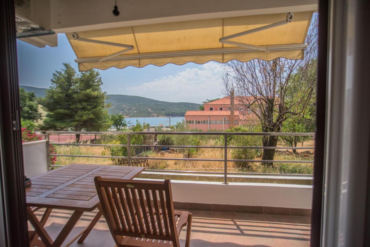 Apartman Marenic Cres Exterior photo